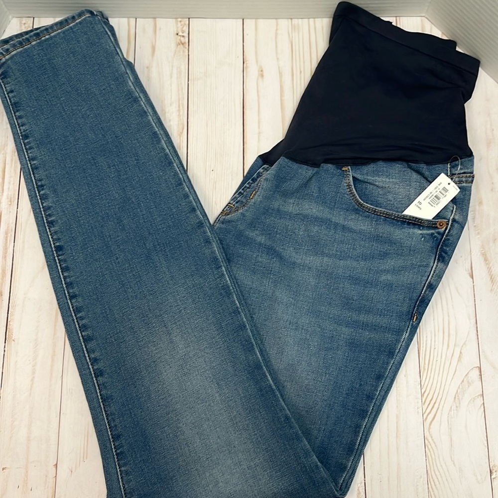 Old Navy full panel skinny fit maternity jeans in medium wash. Size 10 long. NWT
